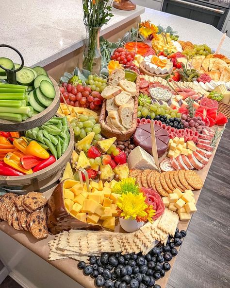 Shyanne Fraga on Instagram: “A little bummed I didn’t get to stay and eat this grazing table! . . . . #charcuterie #charcuteriebyshy #grazingtable #foodart #gouda…” Summer Grazing Table Ideas, Kylie Graduation, 49ers Birthday, Table Charcuterie, Gin Party, Backyard Parties, Party Food Buffet, Charcuterie Inspiration, Grazing Table