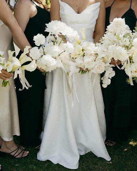 ⁣ Absolutely loving the one flower variety for each bridesmaid trend, hopefully it’s here to stay! ✨ #bridesmaids #bridesmaid #bouquet #bridesmaidbouquet #wedding #weddinginspiration #weddingflowers #weddingflorist #coloradowedding #coloradoweddingflorist #bridalstyle Bridesmaid Bouquet Photos, Single Flower Bridesmaid Bouquet, Bridesmaid Bouquet Ideas, Bridesmaid Bouquet Alternatives, Flower Variety, Bridesmaid Bouquet White, Bridal Party Bouquets, White Flower Bouquet, Modern Bridesmaid