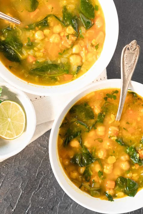 Garlicky Spinach And Chickpea Soup, Chickpea And Spinach Soup, Chickpea Spinach Soup, Livy Losers, Chickpea Meals, My Pocket Kitchen, Mediterranean Diet Easy, Diet Easy Recipes, Gina Livy