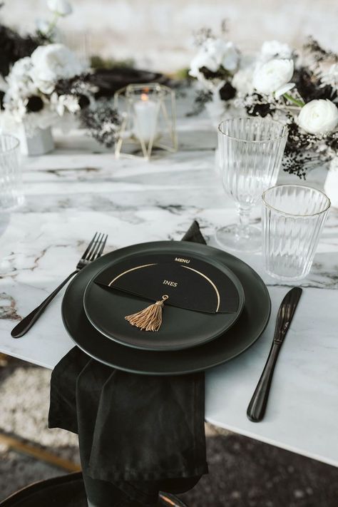 Black And White Floral Arrangements, Mafia Wedding, Modern Black And White Wedding, White Wedding Inspiration, Wedding Program Sign, Tainted Love, Black Cutlery, White Floral Arrangements, Love Black And White