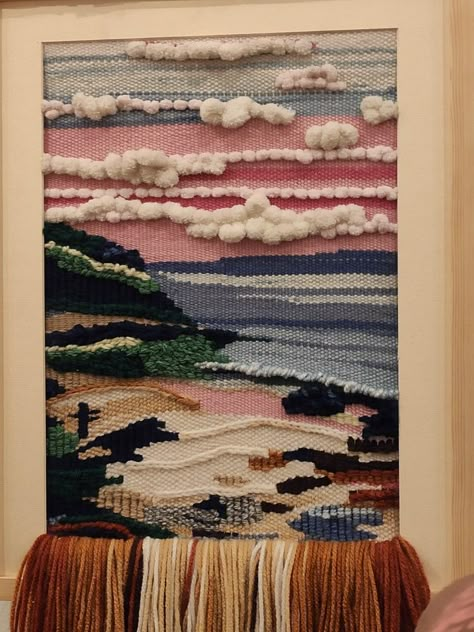 Weaving Tapestry Patterns, Sunset Weaving, Tapestry Weaving Ideas, Weaving Projects Ideas, Weaving Artwork, Woven Tapestry Art, Come Intrecciare, Weaving Wall Decor, Diy Wall Hanging Yarn