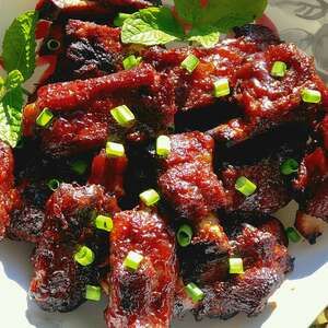 Pork Rib Tips Recipe, Rib Tips Recipe, Pork Rib Tips, Cooking Pork Ribs, Slow Cooker Pork Ribs, Pork Riblets, Riblets Recipe, Apple Rolls, Pork Ribs Recipe