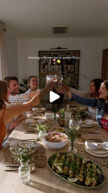 Morgan Yates on Instagram: "Summer dinner party under $100 🍴🍋 Here’s a Greek-inspired menu for 6 (or more, it’s family-style!), including dessert + wine + florals that comes out to ~16/person. I hope this gives you some achievable dinner party inspo & saves you some $$ the next time you’re hosting 🫶🏼 Recipes will be saved to my story highlights!

#dinnerparty #dinnerpartyideas #dinnerpartygoals #dinnerpartydecor #dinnerrecipes #hosting #dinnermenu #hostingonabudget" Dinner Party Home, Diy Dinner Party Decor, Planning A Dinner Party, Family Style Dinner Party, Greek Dinner Party, Summer Dinner Party Menu, Small Dinner Party, Hosting Recipes, Dinner Party Mains