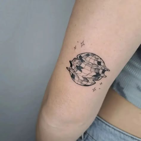 Distorted Disco Mirrorball Tattoo Idea & Design on Upper Arm Mirrorball Tattoo Done By Distorted Tattoo Design, Tiny Mirror Ball Tattoo, Disco Globe Tattoo, Disco Ball Tattoo Ideas, Disco Ball Tattoo Placement, Tattoo Ideas Disco Ball, Small Disco Ball Tattoo, Disco Tattoo, Mirrorball Tattoo