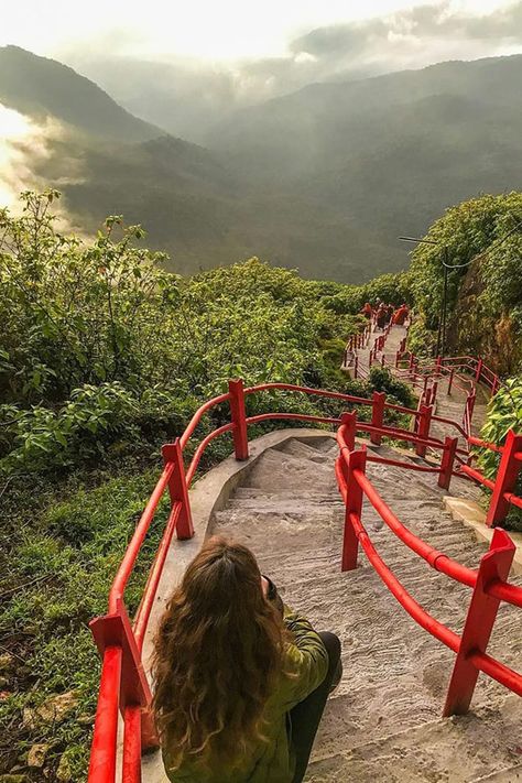 Adams Peak Hike Adam's Peak Sri Lanka, Adams Peak, Travel Sri Lanka, Climb The Mountain, Sri Lanka Itinerary, Adam's Peak, Night Hiking, Girls Wallpaper, Sri Lanka Travel