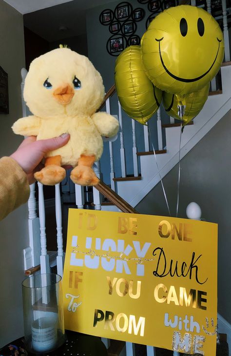 Promposal Ideas For Her Creative, Homecoming Proposal Ideas Stuffed Animal, Hoco Proposals Ideas Stuffed Animals, Duck Dance Proposal, Cute Ways To Ask Someone To A School Dance, Cute Home Coming Proposals, Cool Promposal Ideas, Cute Ways To Ask Your Boyfriend To Winter Formal, Duck Prom Proposal