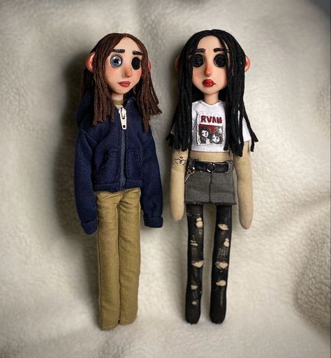 Coraline Doll Costume, Coraline Doll Aesthetic, Custom Coraline Doll Clay, Coraline Dolls Custom, Mini Me Coraline Doll, Coraline Mini Me Doll, Coraline Custom Doll, Homemade Coraline Doll, Coraline Doll Clothes