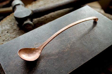 Copper Spoon, Brass Cutlery, Blacksmithing Ideas, Bulk Jewelry, Ladles, Non Ferrous Metals, Metal Craft, Metal Working Tools, Metal Projects