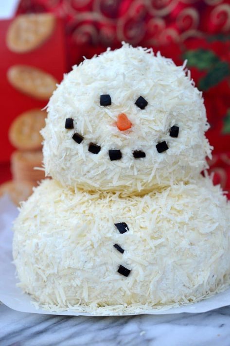 Christmas Themed Appetizers, Holiday Cheeseball, Snowman Cheese Ball, Snowman Cheeseball, Holiday Platters, Whipped Cream Cheese, Holiday Snowmen, Christmas Gathering, Holiday Appetizers