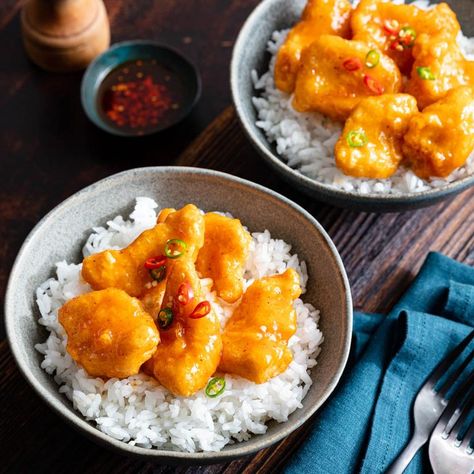 Who needs take-out when you can pair tangy and sweet InnovAsian Cuisine Crispy Mango Chicken with Sticky White Rice for a deliciously simple dinner. 🥢 #RealFoodFrozen #InnovAsianOccasion Mango Chicken And Rice, Sticky White Rice, Mango Sticky Rice Recipe, Fast Weeknight Dinners, Dinners To Meal Prep, Easy Home Meals, Mango Chicken, Asian Side Dishes, Waffle Maker Recipes