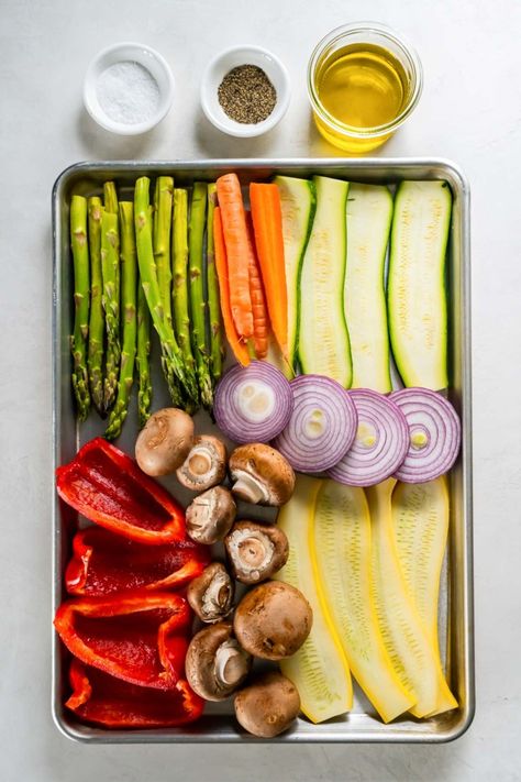 The BEST Grilled Vegetables! This easy grilled veggies recipe requires no special equipment. So delicious, one of our favorite grilling recipes! Best Grilled Vegetables, Roast Pork Chops, Summer Meals, Beef Chuck Roast, Grilled Veggies, Cooking On The Grill, Grilled Vegetables, Roasted Veggies, Simple Recipe