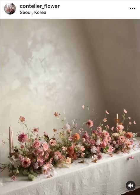 Flower Grouping Arrangements, Fine Art Wedding Flowers, Floral Foam Cage Arrangements, Ethereal Flower Arrangements, Fall Wildflower Tablescape, Aisle Floral Arrangements, Whimsical Flower Arrangements, Natural Arrangements, Whimsical Wedding Bouquet