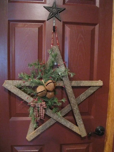 Grapevine Star Wreath, Star Wood Crafts, Christmas Wooden Star, Christmas Wood Star, Wood Stars Diy Rustic, Wooden Christmas Wreath, Wood Stars Diy Rustic Christmas Decor, Wooden Stars Christmas, Wooden Star Decor