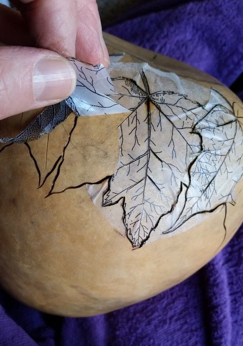 Carved Gourds Ideas, Gourd Carving Ideas, Gourd Art Patterns, Visual Design Ideas, How To Dry Gourds, Gourds Diy, Gourd Carving, Gourds Birdhouse, Decorative Gourds