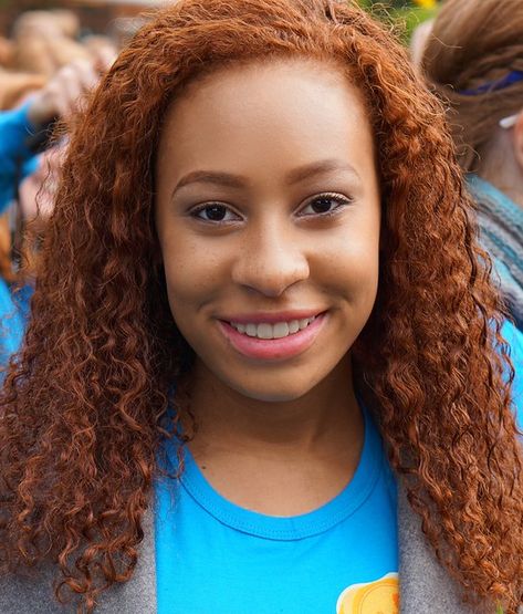 Black Gingers, Black Woman Red Hair, Women With Red Hair, Black Redhead, Red Hair Pictures, Skin Pictures, Burgundy Red Hair, Black Hair Curls, People With Red Hair