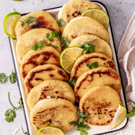 6-Minute Pupusas {Easy Authentic Recipe} - The Big Man's World ® Stuffed Tortillas, Pupusas Recipe, 2 Ingredient Bagels, Canning Refried Beans, Flours Banana Bread, How To Make Dough, Dried Corn, Corn Cakes, Gooey Cheese