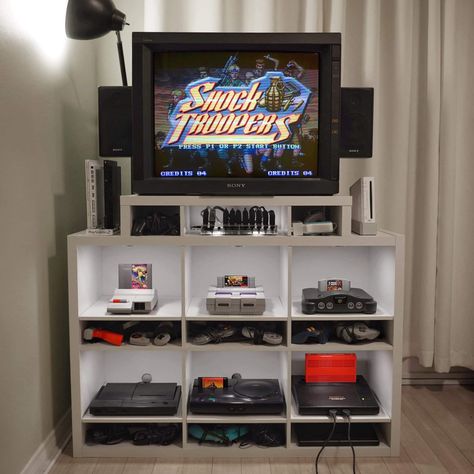 Crt Setup, Video Game Console Shelf, Candy Cabinet, Game Console Shelf, Gamer Room Diy, 80s Interior Design, Nerd Decor, Small Game Rooms, Retro Games Room