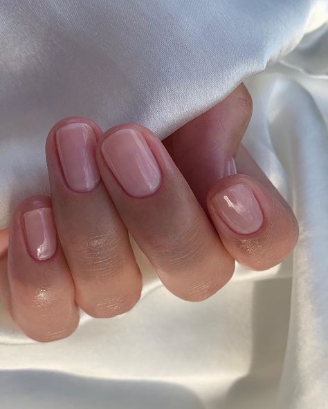 Bubblegum Pink Nails, Nail Shapes Squoval, Short Gel Nails, Short Nails Art, Casual Nails, Pretty Gel Nails, Minimalist Nails, Healthy Nails, Makati