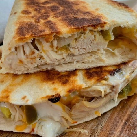 High-Protein Spicy Ranch Chicken Quesadilla - Fit Healthy Macros Ranch Chicken Quesadilla, Chicken Ranch Quesadillas, Spicy Ranch Chicken, Spicy Ranch, Chicken Ranch, Pre Cooked Chicken, Macro Friendly Recipes, Quesadilla Recipes, Low Carb Tortillas