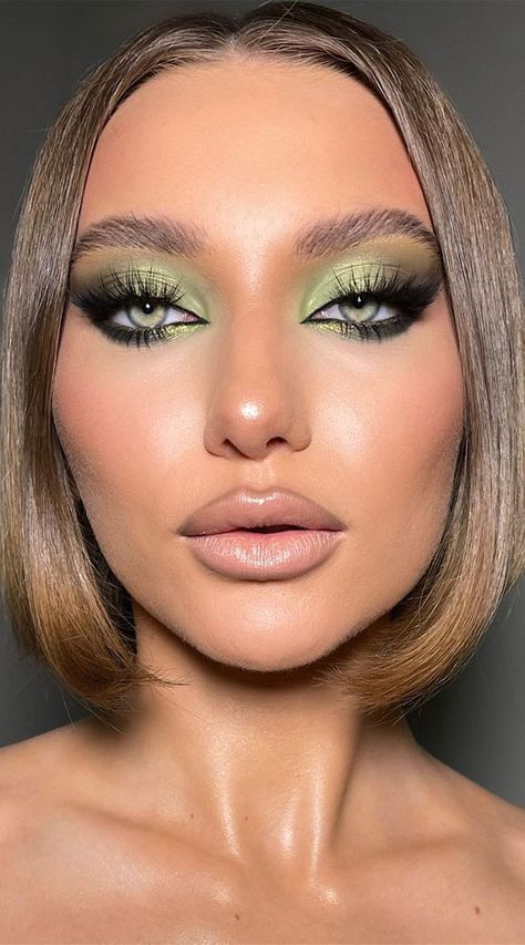 Makeup Archives - Page 5 of 95 - Fabmood | Wedding Colors, Wedding Themes, Wedding color palettes Brownie Lips, Prom Eyeshadow, Makeup Looks Winter, Green Eye Makeup, Makeup Aesthetics, Makeup Over 40, Glam Wedding Makeup, Latest Makeup Trends, Eye Makeup Pictures