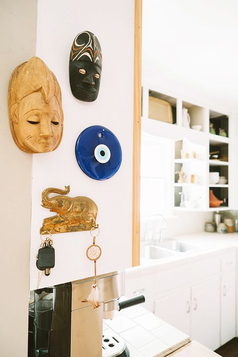 PAD PEEK: IYLANA NASSIRI'S WEST TEXAS HOME | JungalowJungalow Jungalow Aesthetic, Justina Blakeney, West Texas, Texas Homes, Rescue Dog, Plant Collection, World Traveler, Round Mirror Bathroom, Vintage Decor