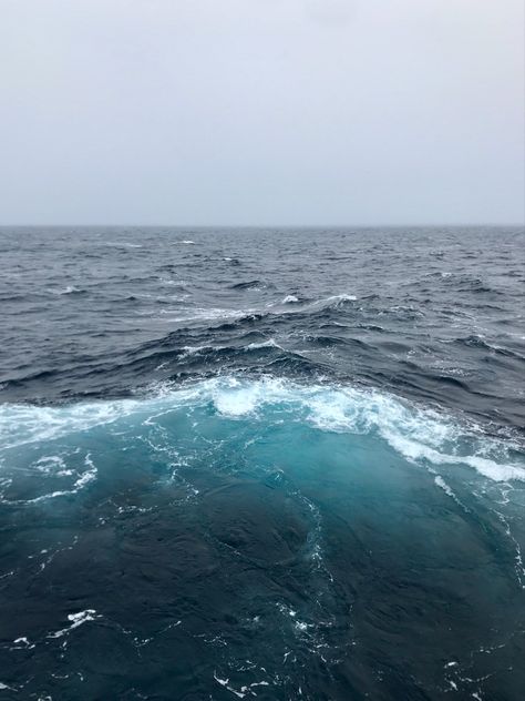 Arctic water has an amazing color. Shot by iPhone on the board of science ship during marine expedition Artic Ocean Aesthetic, Arctic Ocean Aesthetic, Arctic Aesthetic, Arctic Expedition, Arctic Sea, Ocean Eyes, Arctic Ocean, Sea Waves, Aesthetic Colors