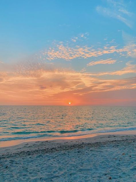 Sky And Beach Aesthetic, Pink Sunset Beach Aesthetic Wallpaper, Pretty Beach Sunset Wallpaper, Sun Set Aesthetic Beach, Pastel Beach Sunset, Ocean Art Painting, Beach Week, Beautiful Beach Pictures, Beach Sunset Wallpaper