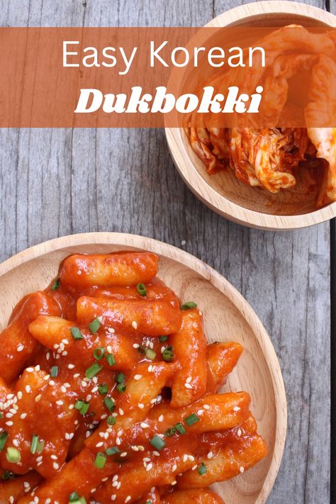 How to Cook Duk Boki (aka dukbokki or tteokbokki) | https://www.recipemash.com/how-to-cook-duk-boki/ Dok Boki Recipe, Ddukbokki Recipe, Dukbokki Recipe, Tteokbokki Recipe, Korean Recipes, Korean Street Food, American Dishes, Spicy Dishes, Asian Grocery