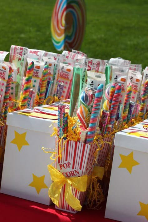 Tons of great circus party decorations for any circus theme! Ideas you can DIY yourself with step by step pictures! Everything from invitations to girly circus tents and even centerpieces to give a good first impression! Carnival Party Favors, Circus Birthday Party Theme, Carnival Birthday Party Theme, Circus Carnival Party, Circus Theme Party, Kids Carnival, Carnival Themed Party, Carnival Theme, Circus Birthday Party