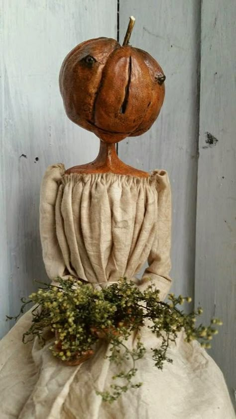 Primitive Pumpkin Head Dolls, Pumpkin Head Doll, Pumpkin Doll, The Good Wife, Primitive Pumpkin, Halloween Folk Art, The Creeper, Doll Halloween, Primitive Halloween