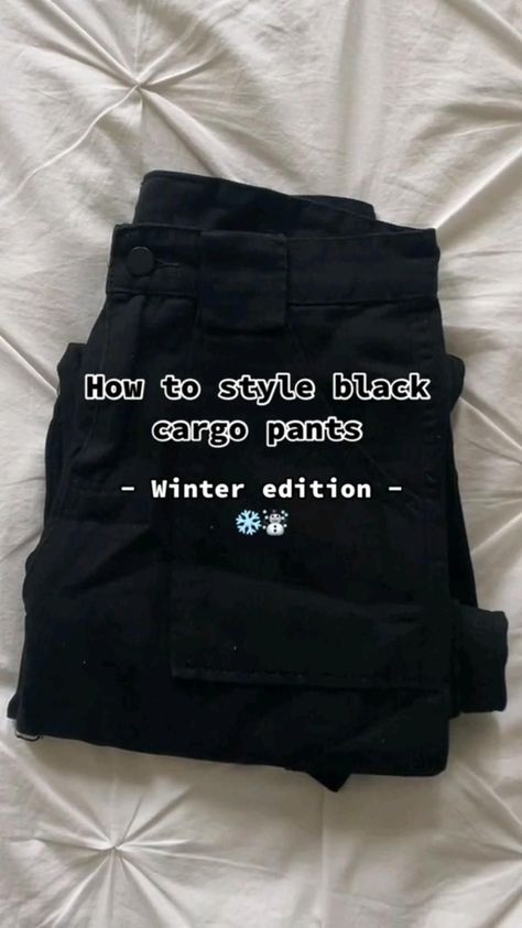 Black Cargos Fits Winter, Outfits With Cargo Pants Black Women, How To Style Cargo Pants For School, What To Where With Black Jeans, What Goes With Black Cargo Pants, Outfit W Cargo Pants, How To Style Black Cargos Woman, Black Cargo Pants Outfit Cold Weather, Cargo Pants Outfit Work Casual