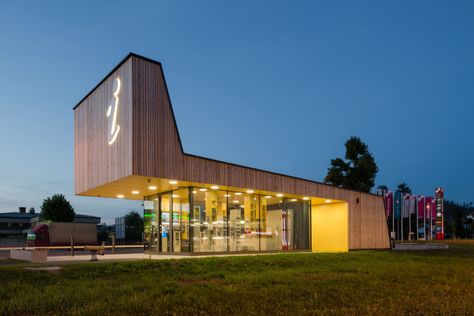 Tourist Information Centre Postojna / studio stratum | ArchDaily Visitor Center Architecture, Apartment Exterior, Tourist Center, Wooden Facade, Brick Architecture, Interesting Buildings, Information Center, Tourist Information, Architectural Features