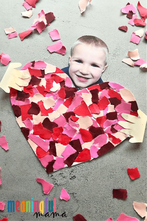 Preschool Valentines Activities, Preschool Valentine Crafts, Toddler Valentine Crafts, Valentine Art Projects, February Crafts, Easy Valentine Crafts, Mosaic Heart, Cadeau Parents, Valentine's Day Crafts For Kids