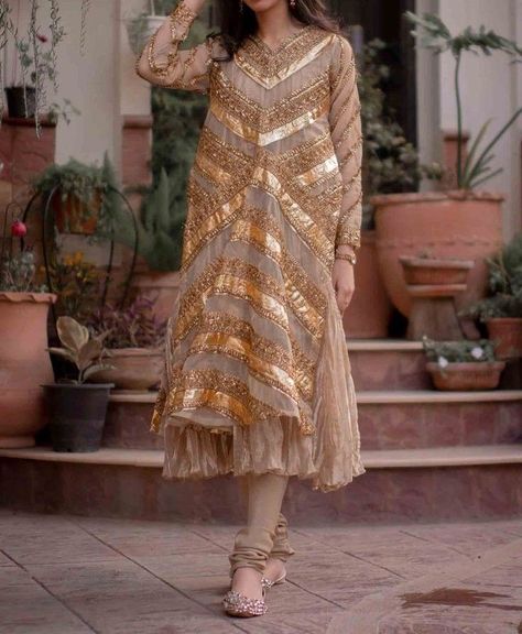 Gota Work Dress, Work Dress Designs, Gota Patti Work, Desi Wedding Dresses, Dress Designing, Latest Dress Design, Gotta Patti, Gota Work, Traditional Indian Outfits