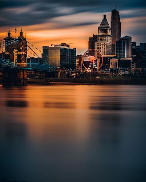 122 Likes, 7 Comments - julíє hσuѕtσn (@jahou17) on Instagram: “City scape 🌆  #cincy #cincinnati #cincyusa #cincyrefined #ohiogram #ohioisbeautiful #ohioexplored…” City Scape, Queen City, Cincinnati Ohio, Inspiration Art, Cincinnati, Cityscape, New York Skyline, Ohio, Art Inspiration