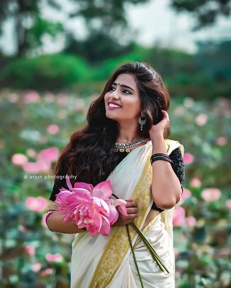 @natural_gram__ shared a photo on Instagram: “@natural_gram__ 🌼💞 . 💃 @nimya_bharathan_ . 📷 @arjundev_photography” • Oct 9, 2021 at 4:48am UTC Kerala Girl, Flowers Lotus, Water Lilly, Happy Birthday Messages, Lotus Flowers, Download Cute Wallpapers, Birthday Messages, Photoshoot Ideas, Kerala