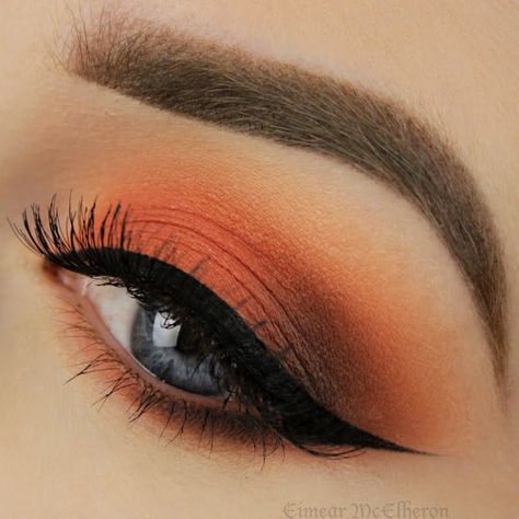 Orange Eyeshadow Looks, Pooh Costume, Smokey Eyes Tutorial, Facial Art, Orange Eye Makeup, Pageant Makeup, Orange Eyeshadow, Eye Designs, Orange Makeup