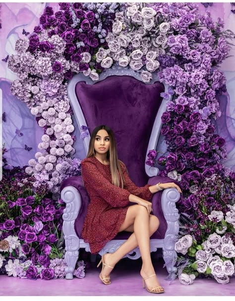 Purple Backdrop Photoshoot, Selfie Wall Ideas Restaurant, Selfie Wall Design, Photo Studio Design, Selfie Wall, Spa Room Decor, Photoshoot Backdrops, Store Design Boutique, Beauty Room Decor