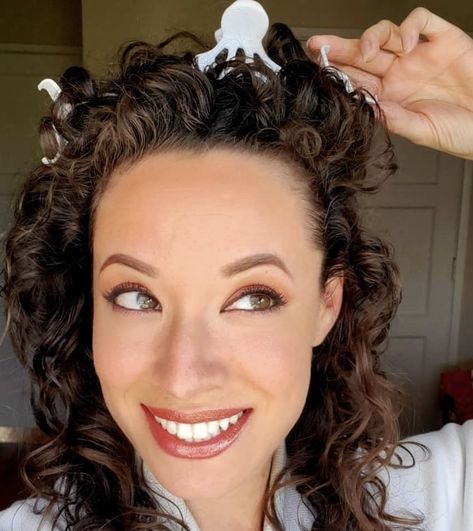 Cristina Cleveland, Root Clipping, Clip Curly Hair, Curly Hair Stylist, Maintaining Curly Hair, Cut Curly Hair, Curly Hair Trends, Hair Diffuser, Hair Issues