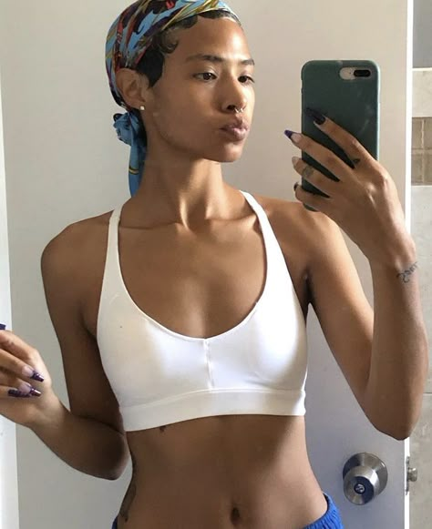 Headscarf Short Hair, Black People Aesthetic, Scarf Hairstyles Short, Cute Short Natural Hairstyles, Short Hair Blowout, Natural Hair Pictures, Scarf Aesthetic, Zendaya Hair, Hair Blowout