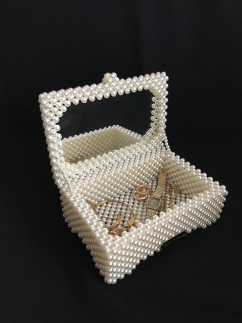 Beads Bags Handmade, Diy Jewelry Gift Box, Pearl Handbag, Miyuki Beads Pattern, Hand Beaded Bag, Pearl Crafts, Bead Bag, Bead Weaving Tutorials, Diy Bag Designs