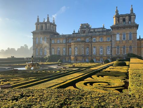 Blenheim Palace Aesthetic, Uk Palace, Blenheim Palace Wedding, Palace Gardens, Beautiful Palace, Victorian Palace, Japanese Palace, Copacabana Palace, Dolmabahçe Palace