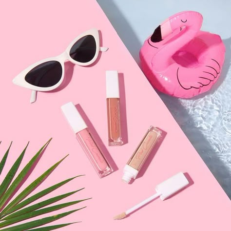 Barbie Product Photography, Summer Product Photoshoot, Cosmetics Photography Instagram, Lip Gloss Photoshoot, Lip Gloss Photography, Cosmetic Photoshoot Ideas, Gloss Photoshoot, Summer Product Shoot, Coffee Product Shoot