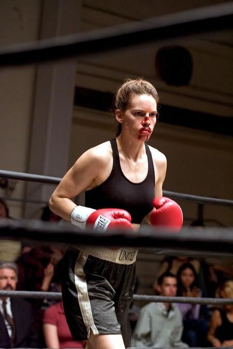 Women Fighters, Boxer Girl, Female Boxer, Woman Fighter, Emotional Movies, Hilary Swank, Workouts For Women, Kickboxing Workout, Boxing Girl