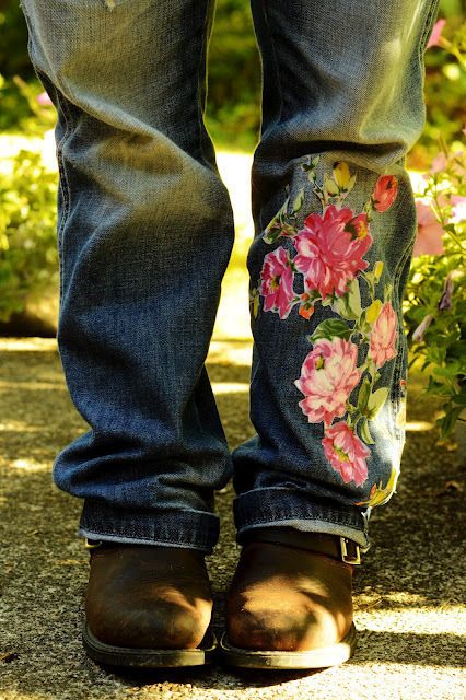 Clothing Redo, Holy Jeans, Denim Upcycle, Applique Jeans, Upcycling Fashion, Clothing Upcycle, Repurposed Denim, Diy Jeans, Altered Couture