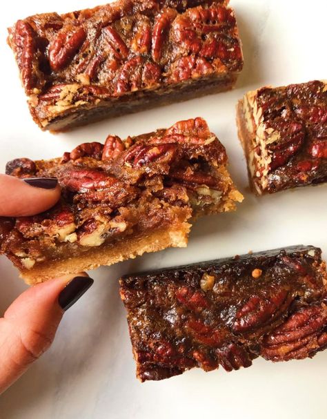 Healthy Pecan Pie, Caramel Pecan Pie, Pecan Pie Cake, Vegan Pecan Pie, Date Caramel, Vegan Pecan, Pecan Tarts, Pecan Bars, Pecan Pie Bars