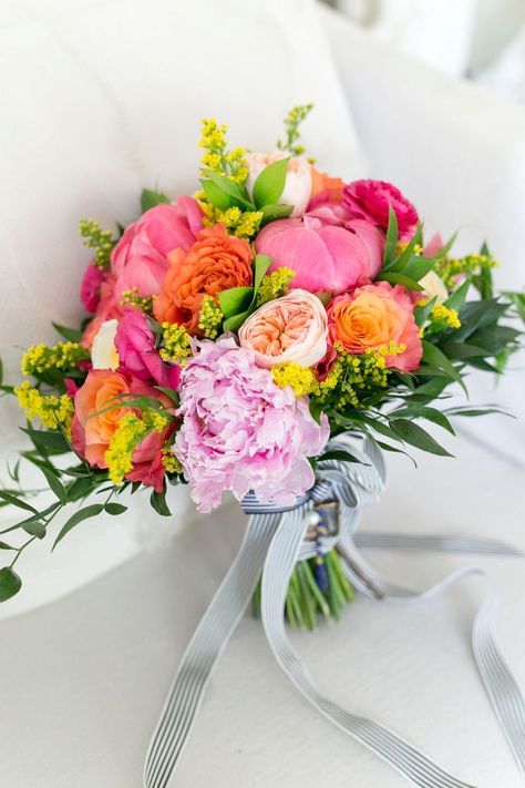 Colorful Bridal Bouquet // A Colorful & Chic Central Florida Wedding via TheELD.com Woodland Wedding Ceremony, White Peonies Bouquet, Colorful Bridal Bouquet, Prom Bouquet, Peony Bouquet Wedding, Boda Mexicana, Prom Flowers, Bright Wedding, Colorful Bouquet