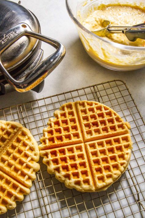 The Best Cornmeal Waffles Recipe - Sweetphi Yeasted Waffles, Cornmeal Waffles, Best Waffle Maker, Mini Waffle Maker, Cheese Waffles, Waffles Easy, Cottage Cheese Pancakes, Belgian Waffle Maker, Protein Waffles