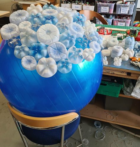 A birth ball is perfect to help make the light. Jellyfish Recycled Art, Junk Katoure, Plastic Ocean, 3d Murals, Birthing Ball, Ocean Projects, Table Sculpture, Sea Decor, Sensory Room