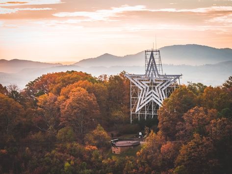 Roanoke Star, Roanoke College, Things To Do In Virginia, Roanoke Virginia, Fall Getaways, Leaving On A Jet Plane, Kids Things To Do, Christmas Is Over, Fall Colours